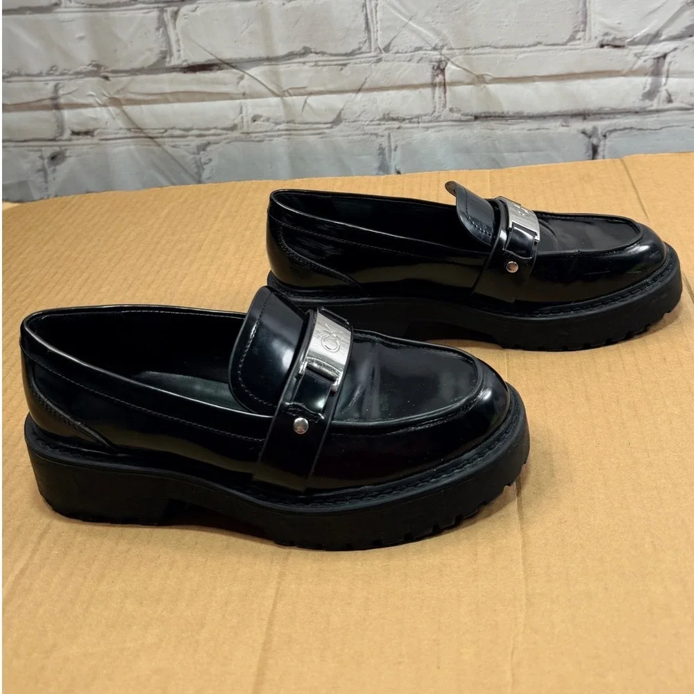 Calvin Klein Faux Patent Loafers Women 7 Black Lug Sole Chunky Dark Academia 90s